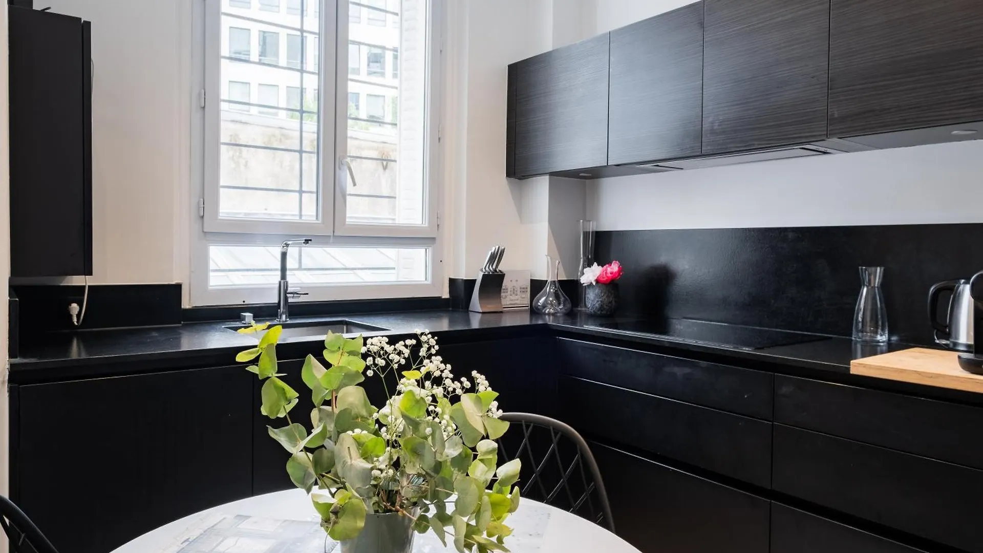 Veeve - Master Of Minimalism Apartment Paris