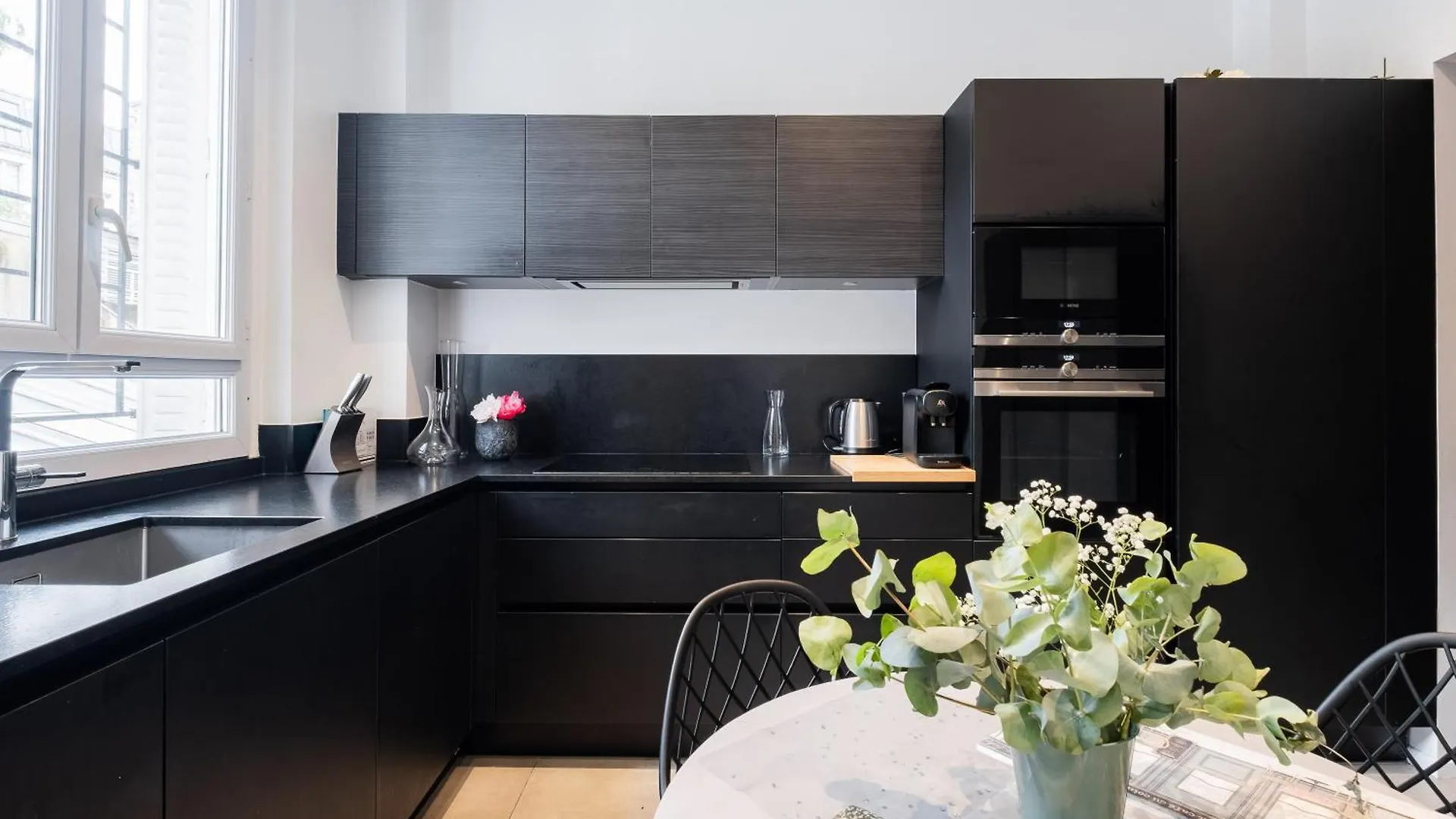 Veeve - Master Of Minimalism Apartment *